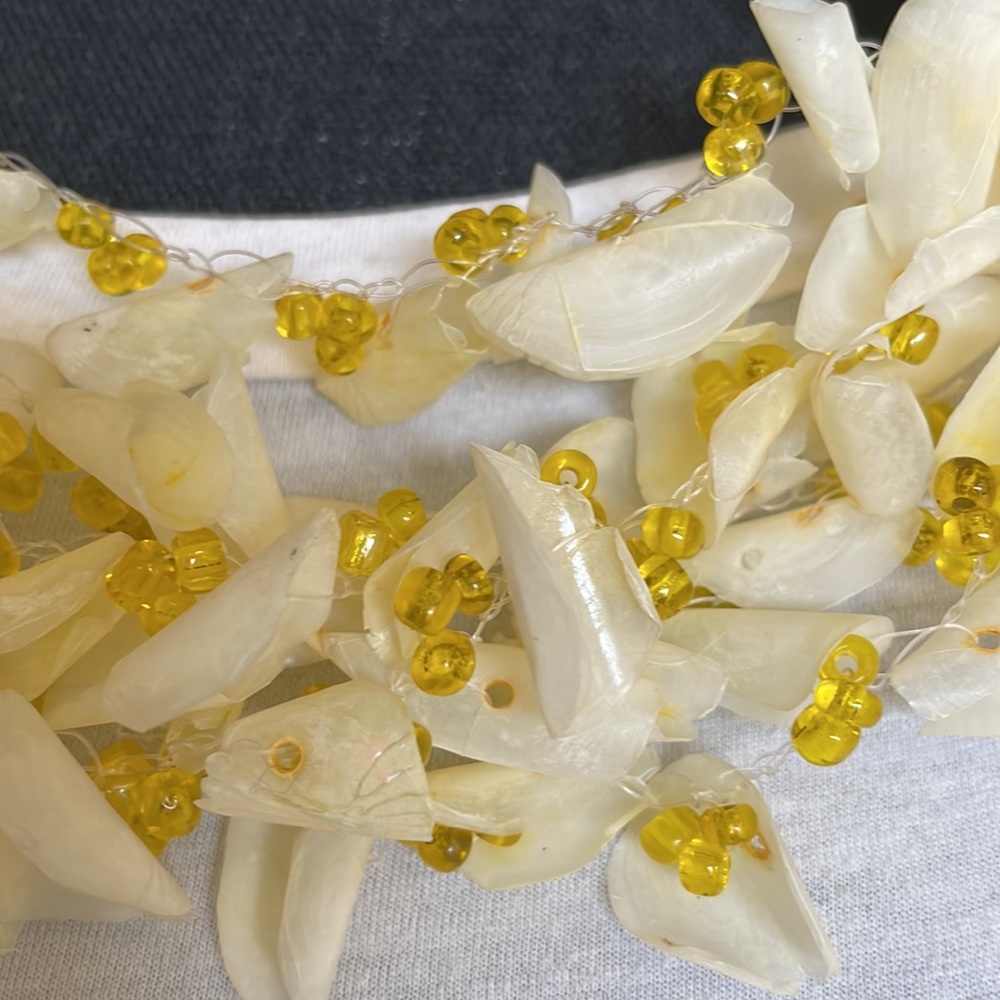 Colombian floral necklace with matching earrings - Picture 6 of 6